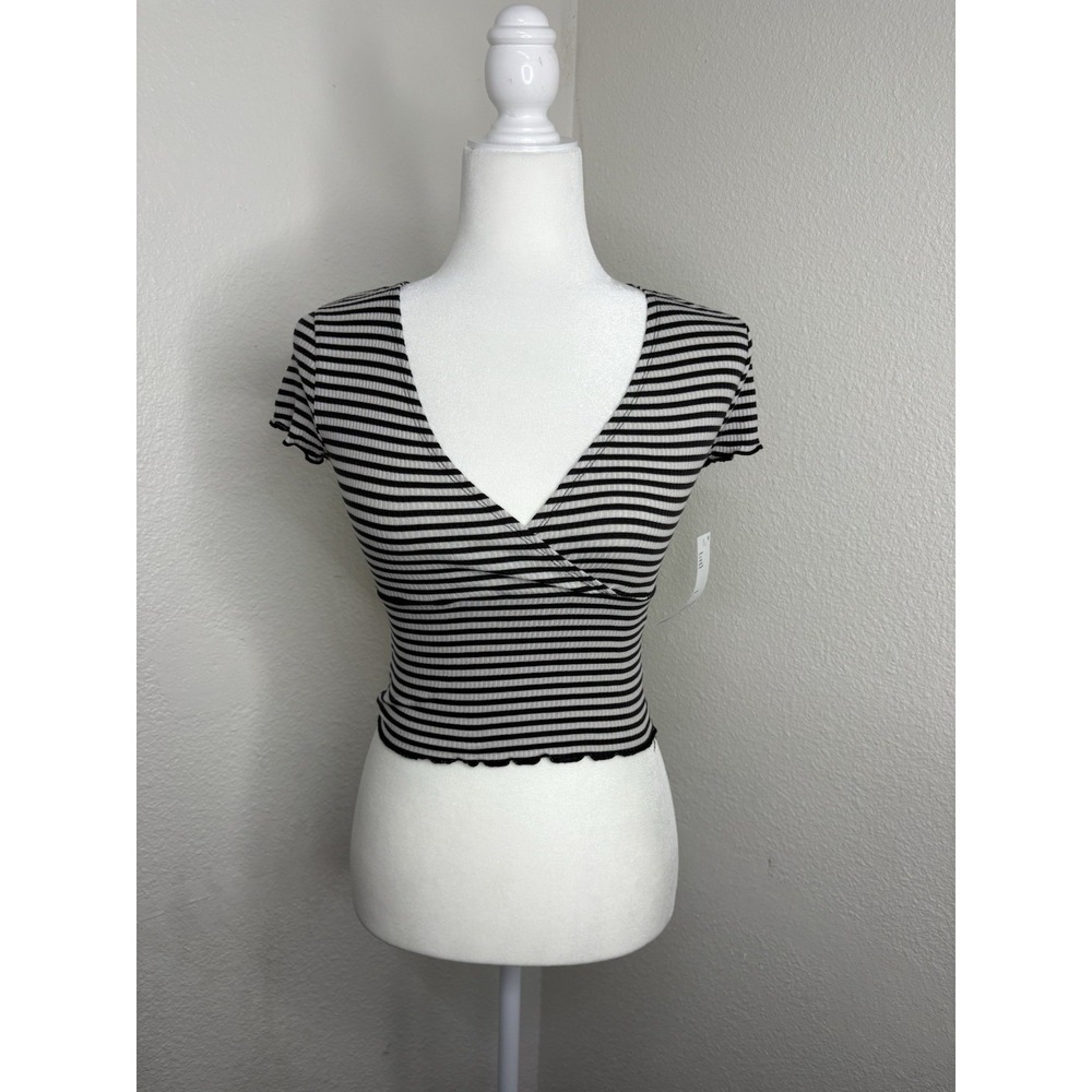 BDG MWT Black and White Striped Short Sleeve Top Small